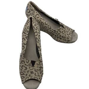 Toms Leopard Peep Toe Wedge Heels Shoes Tan Brown Size 7.5